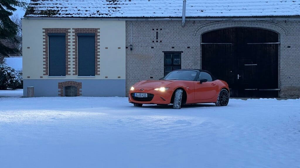 Matteo Cassese 24 myth maker farm with snow and mazda mx5 sportscar